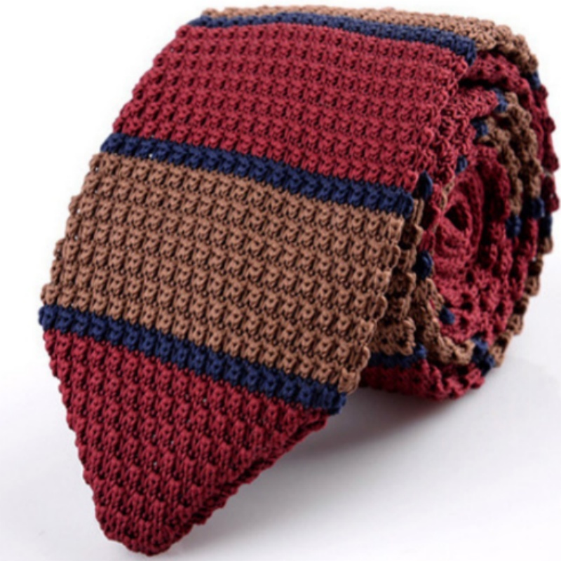 Sharp-Pointed Necktie