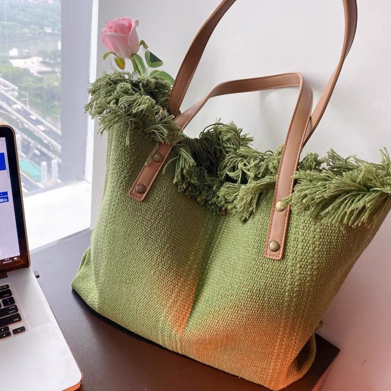 Aesthetic Tote Handbag With Tassel - Image 5