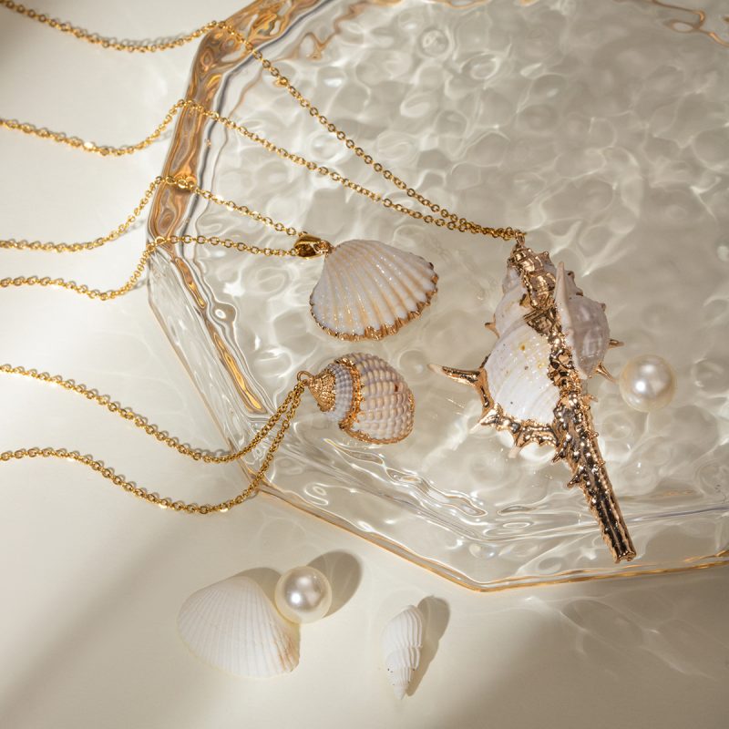 Thin Chain Conch Pendant Necklace - Image 4