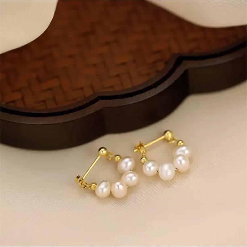 Freshwater Pearl Stud Earrings - Image 3