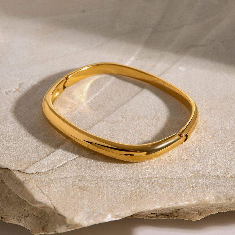 Annelise Gold Bracelet - Image 8