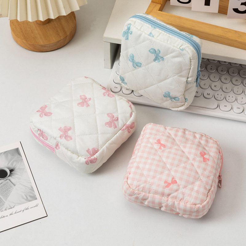 Love Toiletry Traveling Cosmetic Bag - Image 2