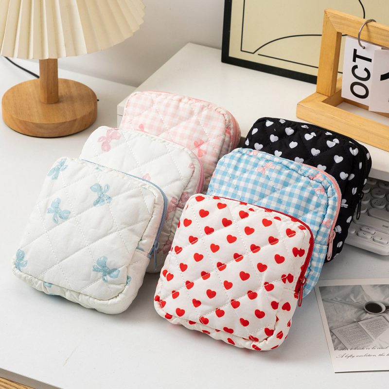 Love Toiletry Traveling Cosmetic Bag
