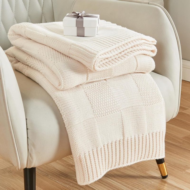 Geometric Pattern Blanket - Image 2