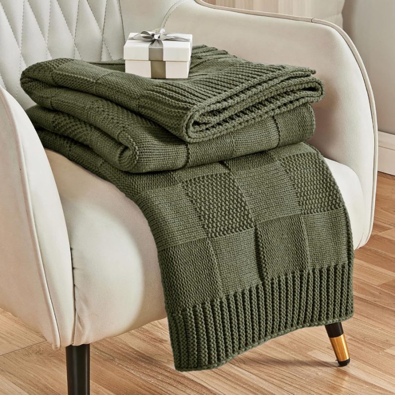 Geometric Pattern Blanket - Image 9