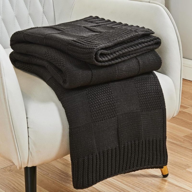 Geometric Pattern Blanket - Image 4