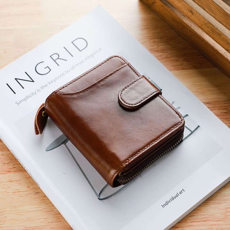 Men's Leather Buttoned Wallet - Image 4