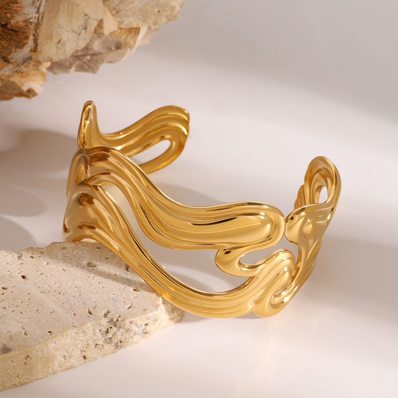 Anissa Wavy Gold Bracelet - Image 4