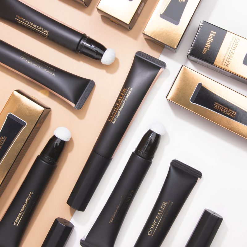 Lightweight Loose Fit Concealing Foundation