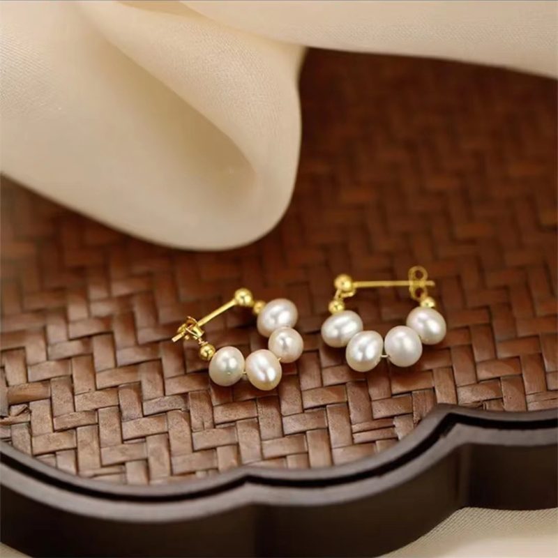 Freshwater Pearl Stud Earrings - Image 5