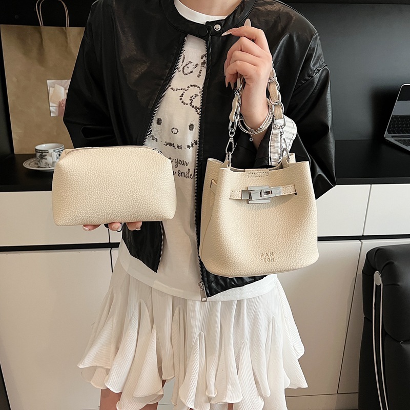 f549c124-0640-46a5-9dcd-c45f201f0eda.jpg