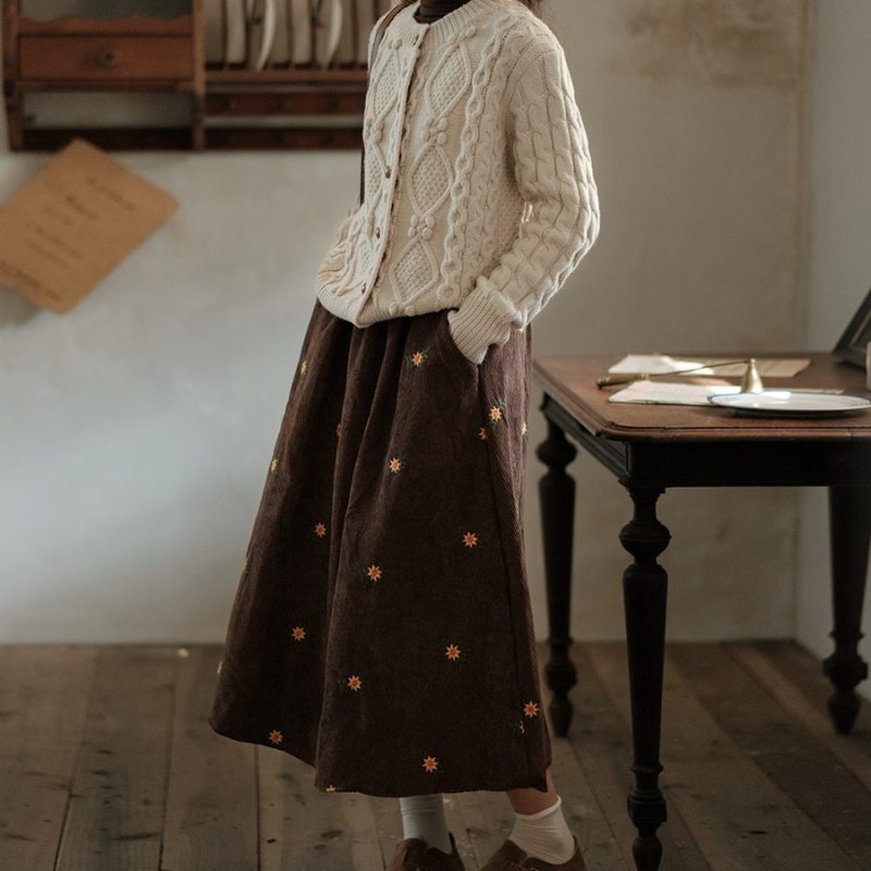 Women Retro Embroidered Corduroy Half Skirt