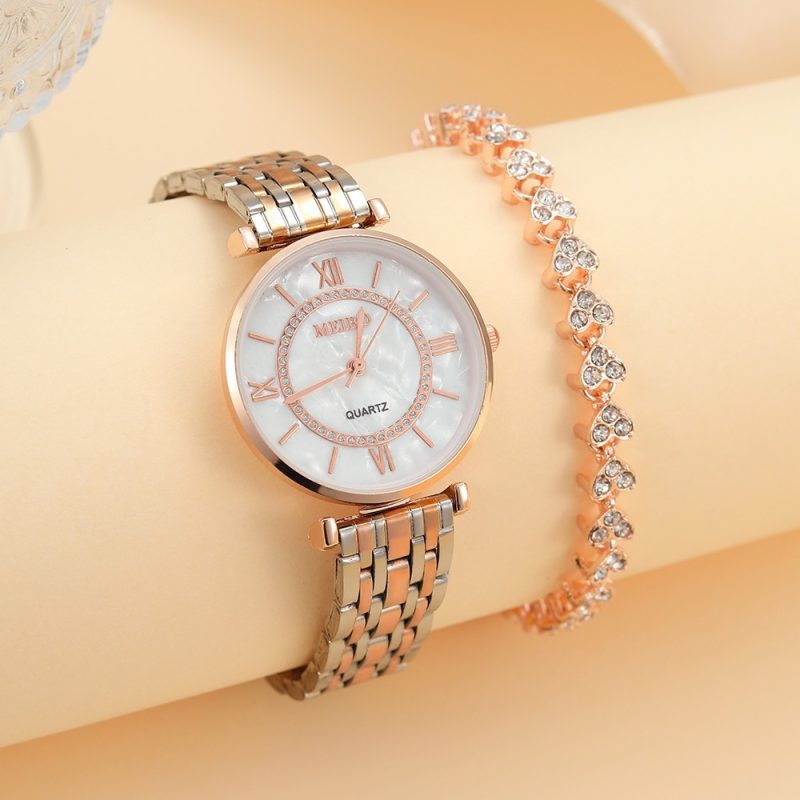 Graceful Gold Quartz Watch