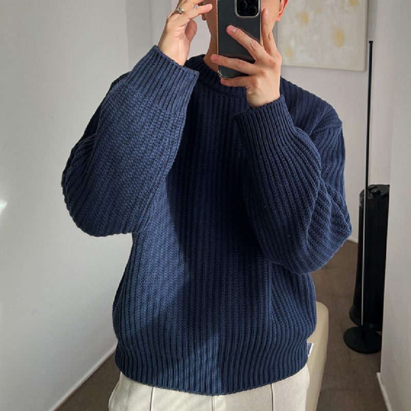Solid Color Round Neck Knit Sweater For Men - Image 5