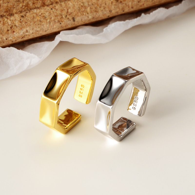 Glossy Geometric Ring