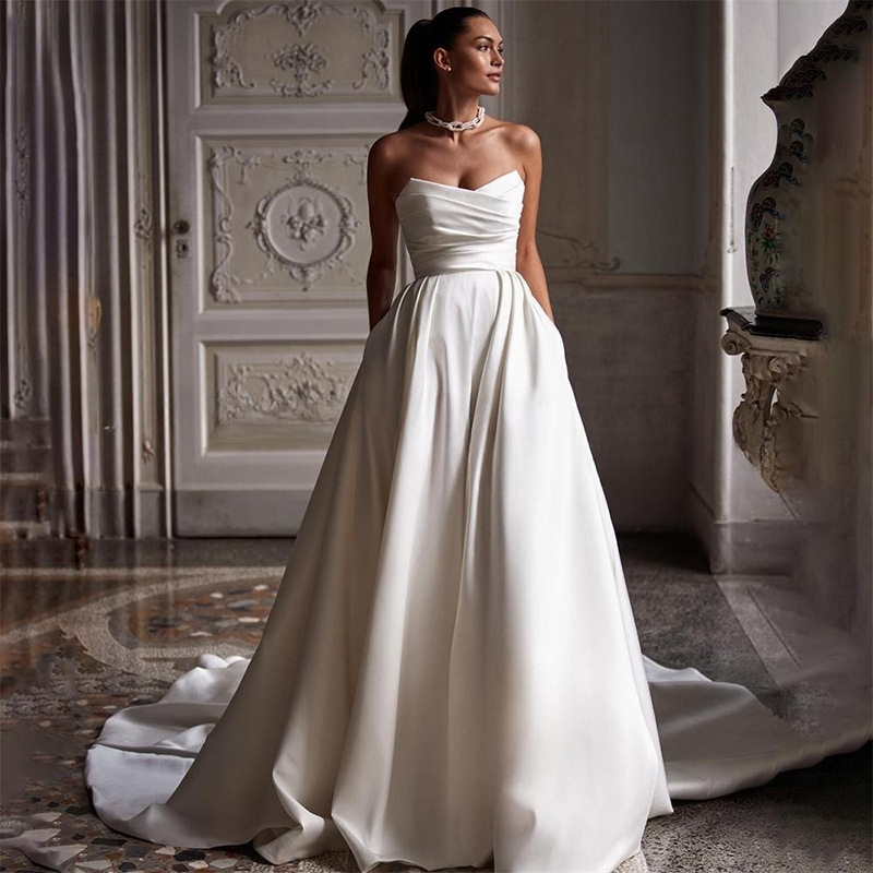 Simple White Satin Tube Top Dress