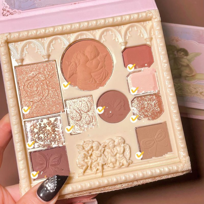 Highlight Embossed Angel Blush Eyeshadow - Image 3