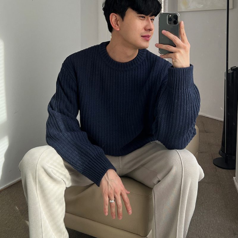 Solid Color Round Neck Knit Sweater For Men - Image 4