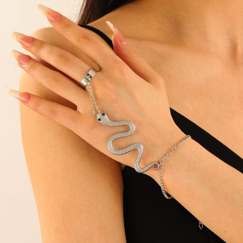 Finger Chain Snake Bracelet - Image 4