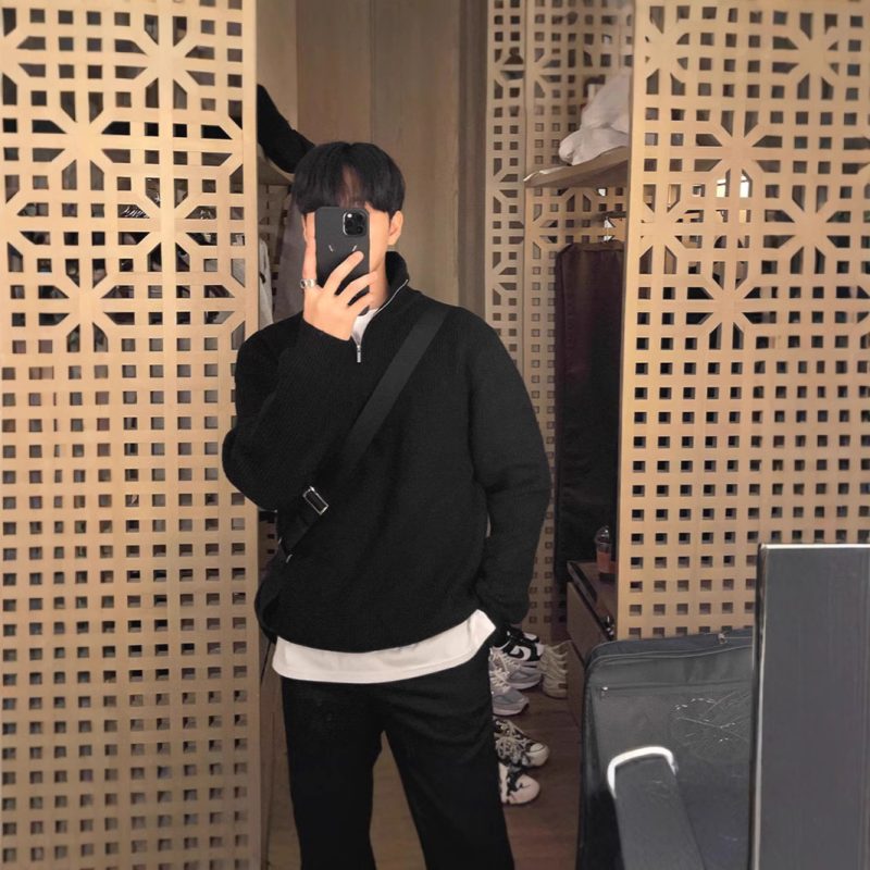Half Zipper High-Neck Knitwear For Men - Image 3