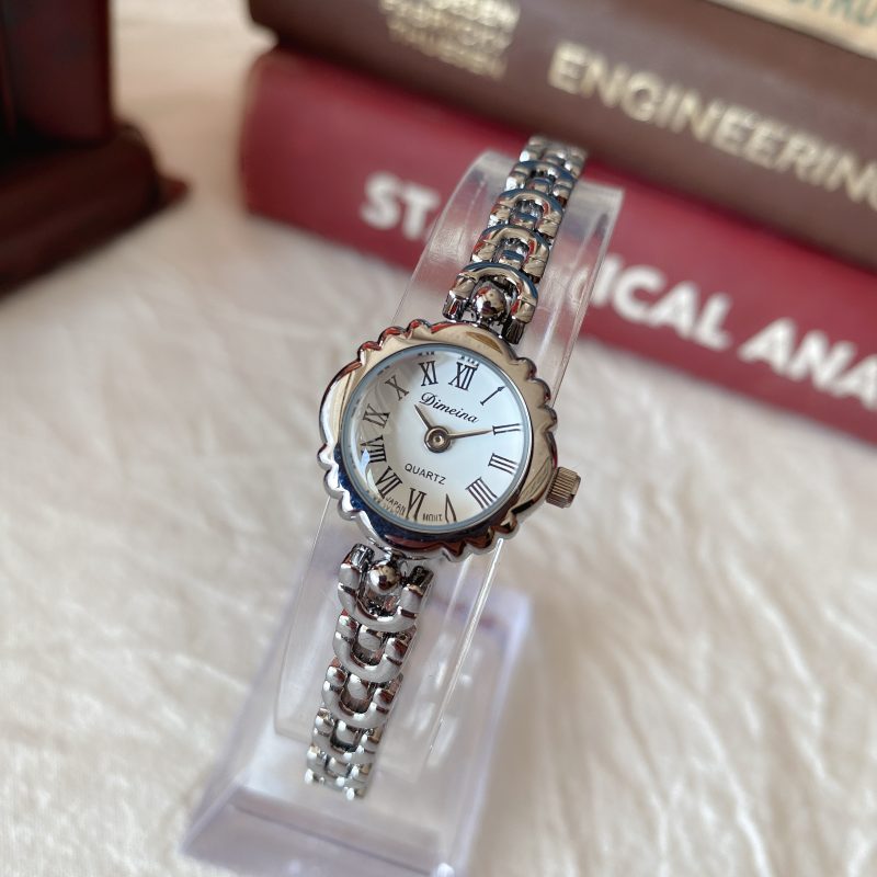Casual Retro Bracelet Women's Watch - Image 5
