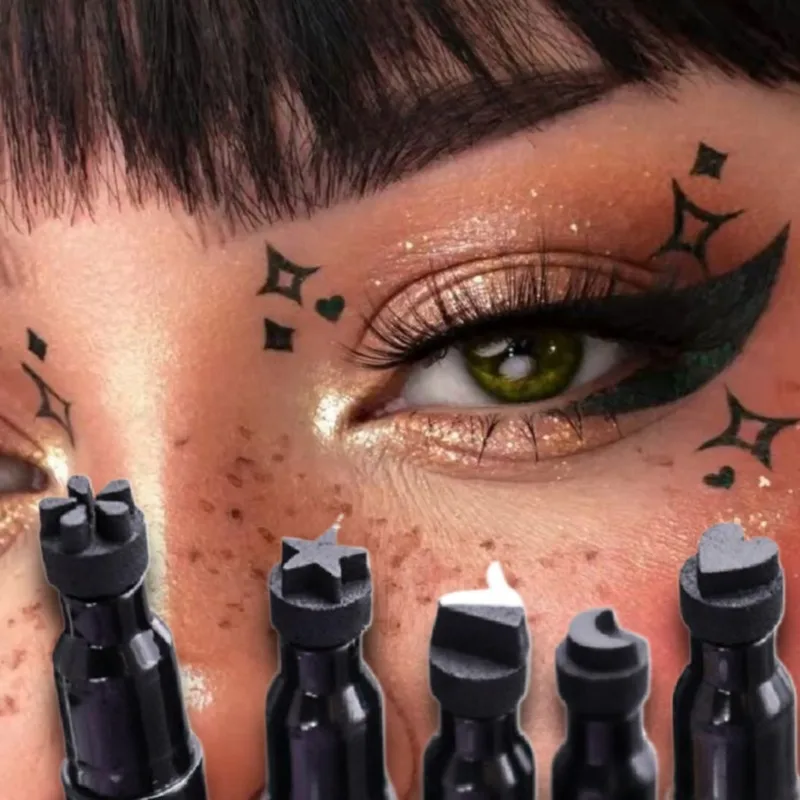 2-in-1 Black Liquid Moon Stamp Eye Liner
