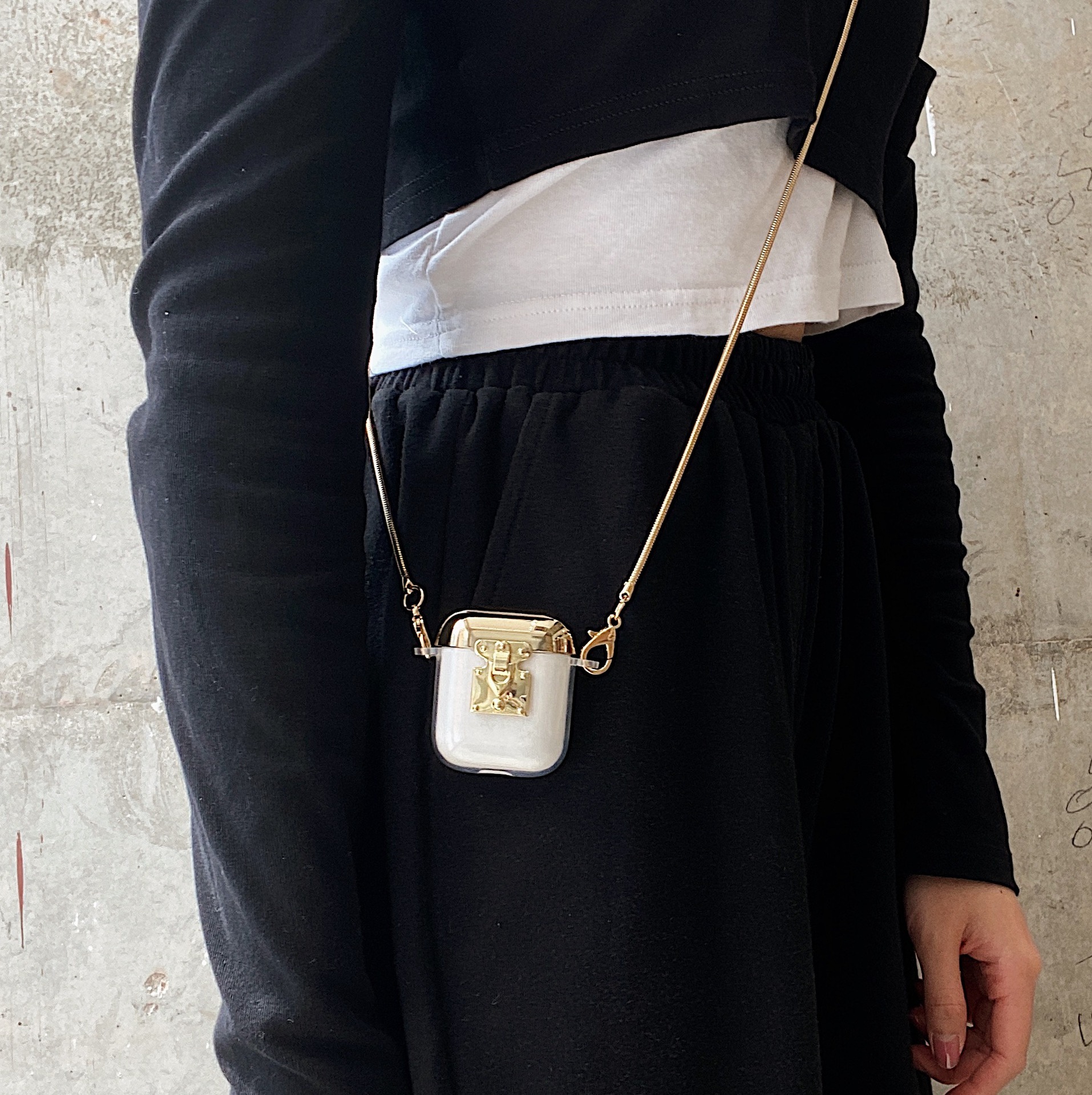 Personalized Wireless Bluetooth Earphone Case - Image 2