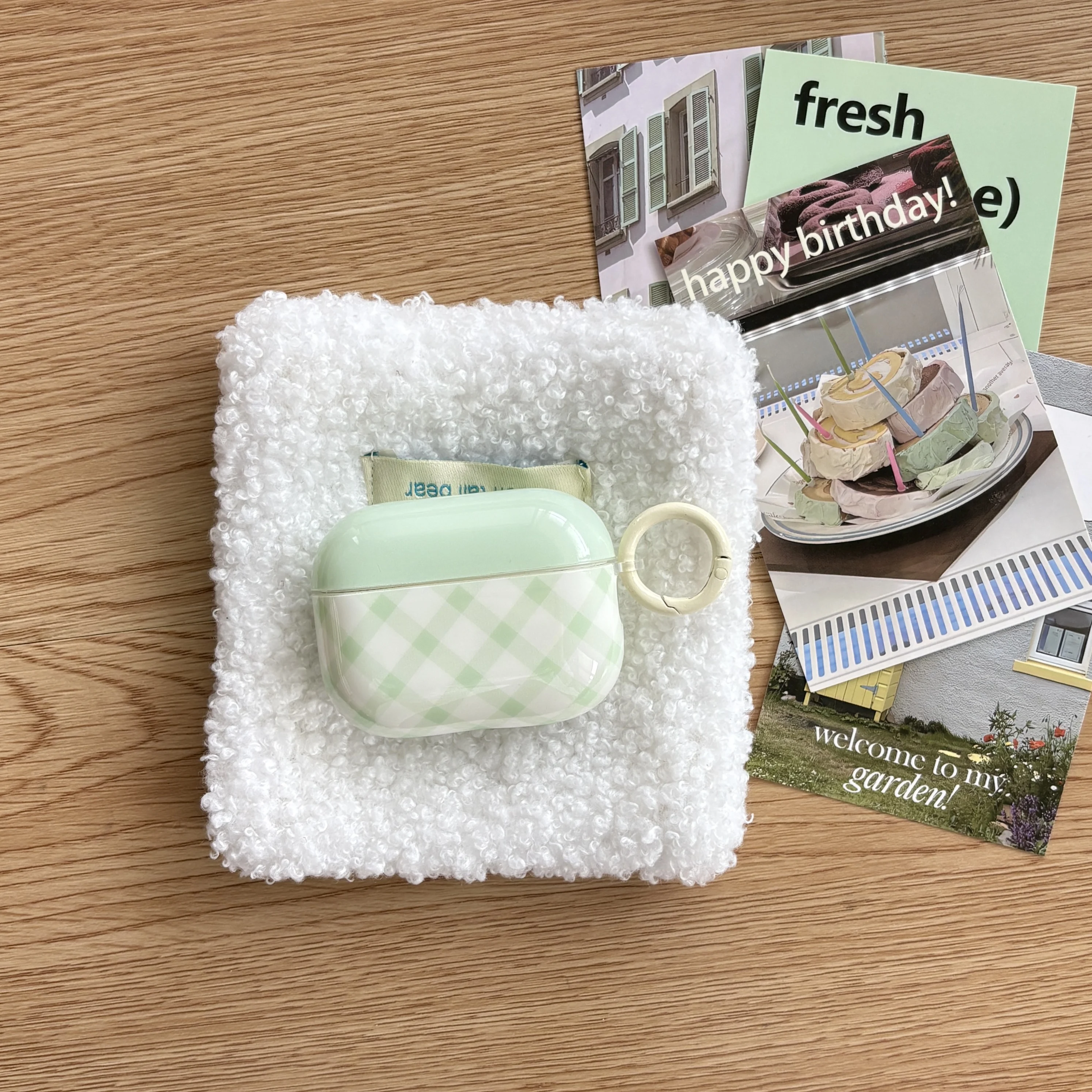 Simple Green Rhombus Pattern Earphone Case